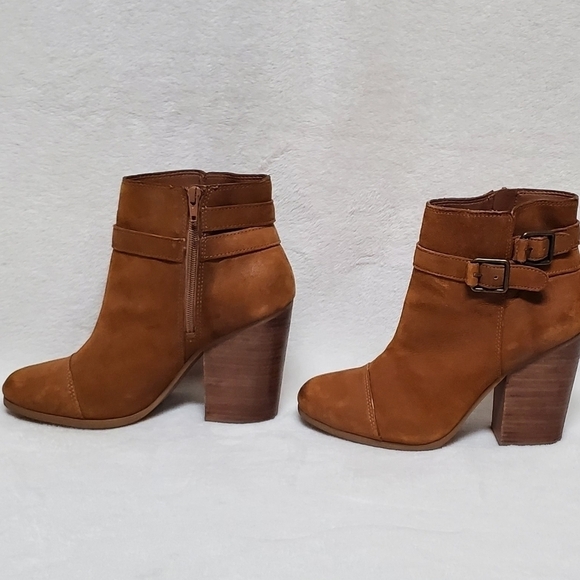 LUCKY Brand Lauren Caramel Suede Stacked Block Heel Buckle Strap Ankle Booties - Picture 5 of 16
